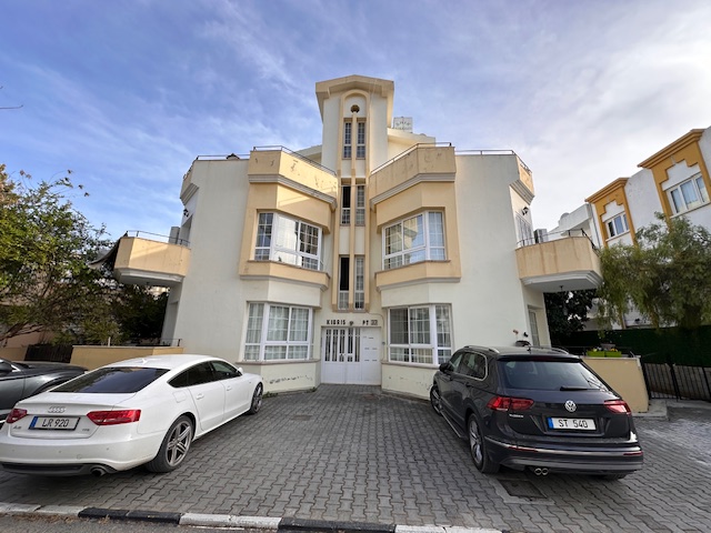 Girne / Merkezde 3+1 full lüks daire + teras