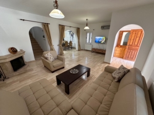 Girne / Alsancak 4+1 Deniz manzaralı Özel Havuzlu Villa 