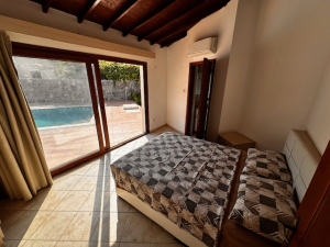 Girne /  Karşıyaka'da 4+1Günlük Kiralık Villa Size Özel Havuzlu