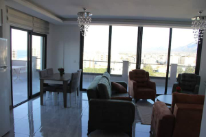 Girne / Deniz Manzaralı Penthouse Rezidans 2+1 daire