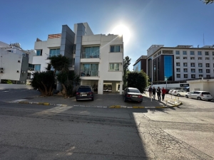 Girne / Çarşı Merkezi  1+1 Daire, Feribot Limana Yürüme Mesafesinde ve Pasha Casino Arkası