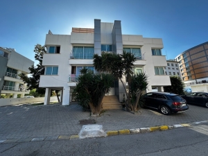 Girne / Çarşı Merkezi  1+1 Daire, Feribot Limana Yürüme Mesafesinde ve Pasha Casino Arkası