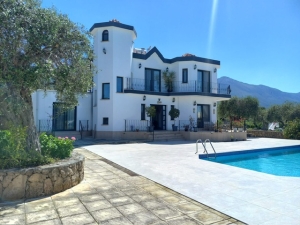 Girne / Çatalköy 4+1 Vista Villa